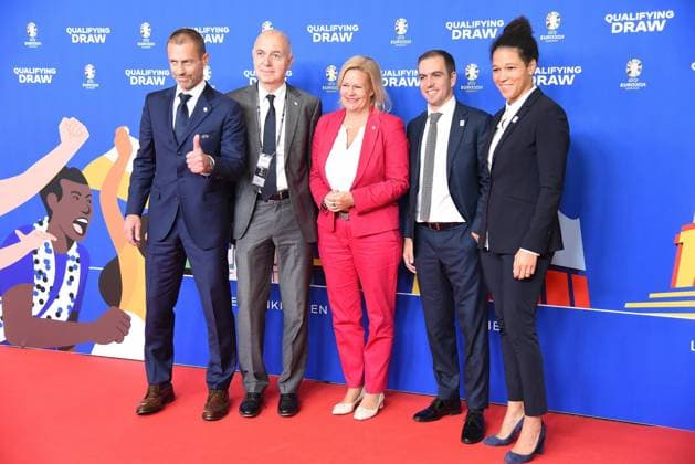 09.10.2022 Frankfurt am Main, EURO2024 Qualifying Draw EM 2024 Auslosung der Qualifikationsgruppen, Festhalle Frankfurt Aleksandar Ceferin (UEFA Präsident), Bernd Neuendorf. DFB-Präsident Nancy Faeser Bundesministerin des Innern und für Heimat EURO 2024-Turnierdirektor Philipp Lahm EURO 2024-Botschafterin Celia Sasic