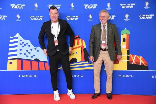 09.10.2022 Frankfurt am Main, EURO2024 Qualifying Draw EM 2024 Auslosung der Qualifikationsgruppen, Festhalle Frankfurt Ex-Profifußballer Thomas Helmer und Paul Breitner