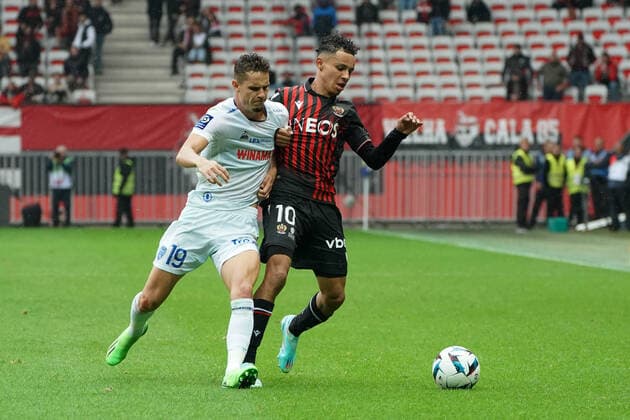 Sofiane Diop (OGC Nice) - Andrea Bruus (Troyes) FOOTBALL : OGC Nice vs Troyes - Ligue 1 Uber Eats - Nice - 09 10 2022 NorbertScanella Panoramic 