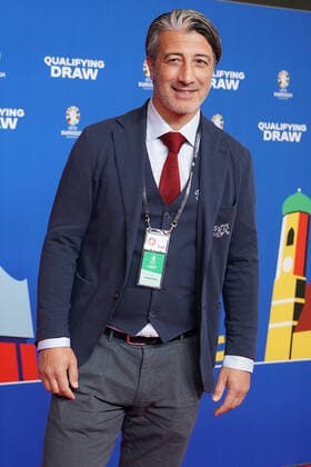 Nationaltrainer Murat Yakin (Schweiz) bei der Auslosung der Qualifikationsgruppen zur Europameisterschaft 2024 in der Frankfurter Festhalle - Frankfurt 09.10.2022: EURO2024 Qualifying Draw EM 2024 Auslosung der Qualifikationsgruppen, Festhalle Frankfurt