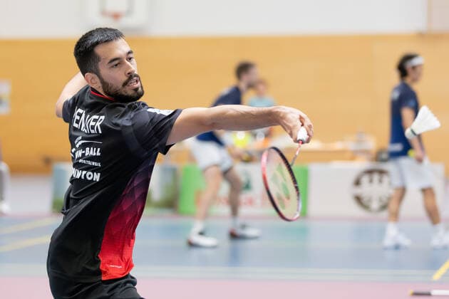 SV Fun-Ball Dortelweil - TV Refrath, Badminton-Bundesliga Luis Enrique Penalver (SV Fun-Ball Dortelweil). Badminton-Bundesligaspiel zwischen dem SV Fun-Ball Dortelweil und dem TV Refrath am 9. Oktober 2022 in Bad Vilbel-Dortelweil., Bad Vilbel Hessen Deutschland Sporthalle der Europäischen Schule Rhein-Main