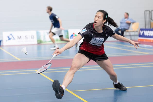 SV Fun-Ball Dortelweil - TV Refrath, Badminton-Bundesliga Yvonne Li (SV Fun-Ball Dortelweil). Badminton-Bundesligaspiel zwischen dem SV Fun-Ball Dortelweil und dem TV Refrath am 9. Oktober 2022 in Bad Vilbel-Dortelweil., Bad Vilbel Hessen Deutschland Sporthalle der Europäischen Schule Rhein-Main