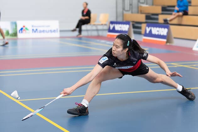 SV Fun-Ball Dortelweil - TV Refrath, Badminton-Bundesliga Yvonne Li (SV Fun-Ball Dortelweil). Badminton-Bundesligaspiel zwischen dem SV Fun-Ball Dortelweil und dem TV Refrath am 9. Oktober 2022 in Bad Vilbel-Dortelweil., Bad Vilbel Hessen Deutschland Sporthalle der Europäischen Schule Rhein-Main