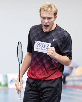 SV Fun-Ball Dortelweil - TV Refrath, Badminton-Bundesliga Mads Vestergaard (SV Fun-Ball Dortelweil). Badminton-Bundesligaspiel zwischen dem SV Fun-Ball Dortelweil und dem TV Refrath am 9. Oktober 2022 in Bad Vilbel-Dortelweil., Bad Vilbel Hessen Deutschland Sporthalle der Europäischen Schule Rhein-Main