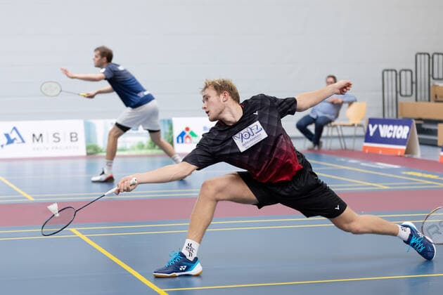 SV Fun-Ball Dortelweil - TV Refrath, Badminton-Bundesliga Mads Vestergaard (SV Fun-Ball Dortelweil). Badminton-Bundesligaspiel zwischen dem SV Fun-Ball Dortelweil und dem TV Refrath am 9. Oktober 2022 in Bad Vilbel-Dortelweil., Bad Vilbel Hessen Deutschland Sporthalle der Europäischen Schule Rhein-Main