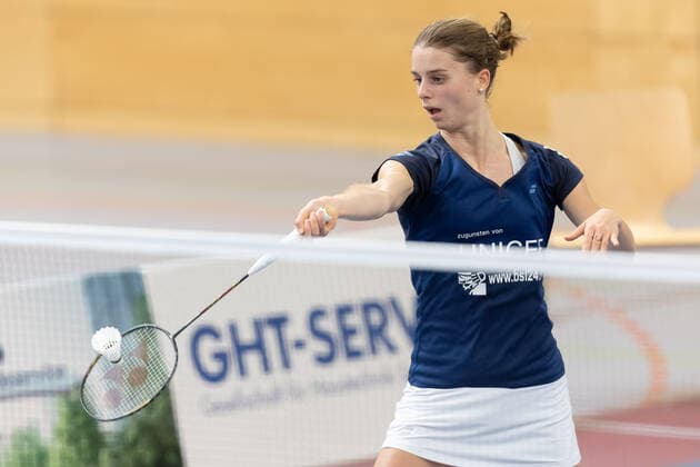 SV Fun-Ball Dortelweil - TV Refrath, Badminton-Bundesliga Ann-Kathrin Spöri (TV Refrath). Badminton-Bundesligaspiel zwischen dem SV Fun-Ball Dortelweil und dem TV Refrath am 9. Oktober 2022 in Bad Vilbel-Dortelweil., Bad Vilbel Hessen Deutschland Sporthalle der Europäischen Schule Rhein-Main
