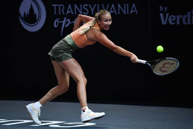 Transylvania Open: WTA, Tennis Damen 250 Tennis Damen Tournament in Cluj-Napoca, BT Arena, 8-16 October 2022 Anastasia POTAPOVA in action during her match against Ann Li , during WTA 250 Transylvania Open, held in BT Arena, Cluj Napoca 8-16 October 2022 Medias Sibiu Copyright: xANCAxTEPEIx