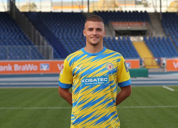 Emil Kischka (Eintracht Braunschweig) ; Eintracht Braunschweig; 2.BL, Portraettermin 2022 2023