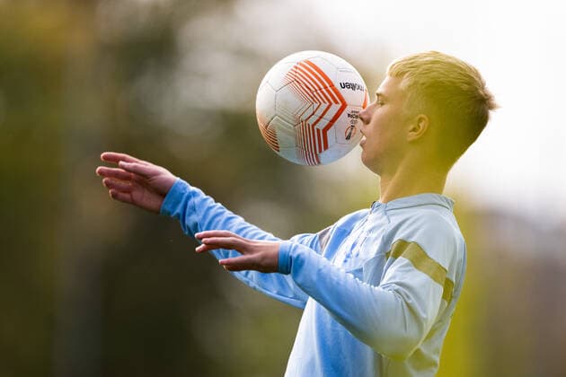 221012 Daniel Tristan Gudjohnsen during a training session with Malmö FF on October 12, 2022 in Malmö. Photo: Petter Arvidson BILDBYRAN kod PA PA0413 fotboll football soccer fotball uefa europa league träning practice training malmö ff bbeng Copyright: PETTERxARVIDSON BB221012PA003