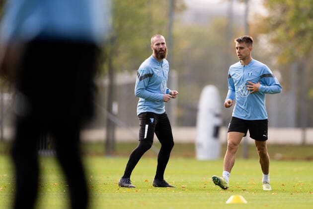 221012 Jo Inge Berget and Jonas Knudsen during a training session with Malmö FF on October 12, 2022 in Malmö. Photo: Petter Arvidson BILDBYRAN kod PA PA0413 fotboll football soccer fotball uefa europa league träning practice training malmö ff bbeng Copyright: PETTERxARVIDSON BB221012PA030