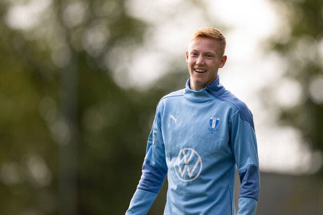 221012 Hugo Larsson during a training session with Malmö FF on October 12, 2022 in Malmö. Photo: Petter Arvidson BILDBYRAN kod PA PA0413 fotboll football soccer fotball uefa europa league träning practice training malmö ff bbeng Copyright: PETTERxARVIDSON BB221012PA033
