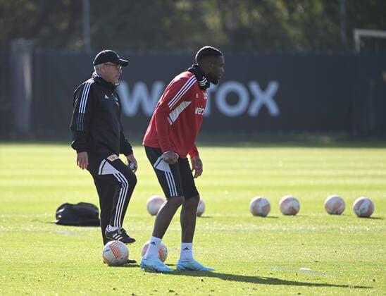 Fussball, Herren, Saison 2022 2023, Europa League, 1. FC Union Berlin, Abschlusstraining vor der Europa-League-Partie 1. FC Union Berlin - Malmö FF, im Bild: Trainer Urs Fischer (1. FC Union), Jordan Siebatcheu (1. FC Union Berlin), 12.10. 2022, Copyright: xMatthiasxKochx