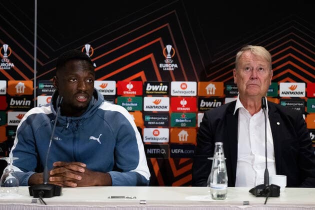 221012 Goalkeeper Ismael Diawara and Head coach Age Hareide during a press conference, PK, Pressekonferenz with Malmö FF on October 12, 2022 in Berlin. Photo: Petter Arvidson BILDBYRAN kod PA PA0414 fotboll football soccer fotball uefa europa league presskonferens press conference malmö ff bbeng Copyright: PETTERxARVIDSON BB221012PA126