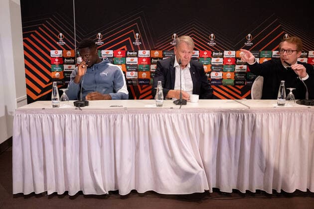 221012 Goalkeeper Ismael Diawara, head coach Age Hareide and Press officer Peter SohlmÃ r during a press conference, PK, Pressekonferenz with Malmö FF on October 12, 2022 in Berlin. Photo: Petter Arvidson BILDBYRAN kod PA PA0414 fotboll football soccer fotball uefa europa league presskonferens press conference malmö ff bbeng Copyright: PETTERxARVIDSON BB221012PA129