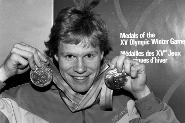 ARKIV Calgary OS 1988 - Tomas Gustafson med sina 2 guldmedaljer, 5000 och 10000m CALGARY CANADA PB-KOD: 1001 x1001x *** ARCHIVE Calgary Olympics 1988 Tomas Gustafson with his 2 gold medals, 5000 and 10000m CALGARY CANADA PB CODE 1001 x1001x  Copyright: xJANxCOLLSIÖÖx GUSTAVSSON