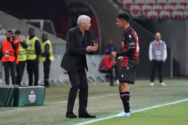 Lucien Favre (entraineur de l OGC Nice) - Sofiane Diop (OGC Nice) FOOTBALL : OGC Nice vs Slovacko - europa conference league - Phase de groupe - Nice - 13 10 2022 NorbertScanella Panoramic 