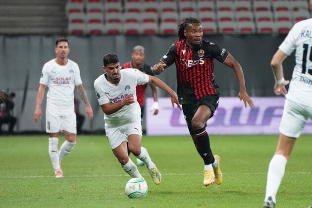 Khephren Thuram (OGC Nice) - Patrik Simko (Slovacko) FOOTBALL : OGC Nice vs Slovacko - europa conference league - Phase de groupe - Nice - 13 10 2022 NorbertScanella Panoramic 