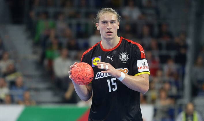 Mannheim , Handball Länderspiel Deutschland vs. Schweden , Juri Knorr ( GER )
