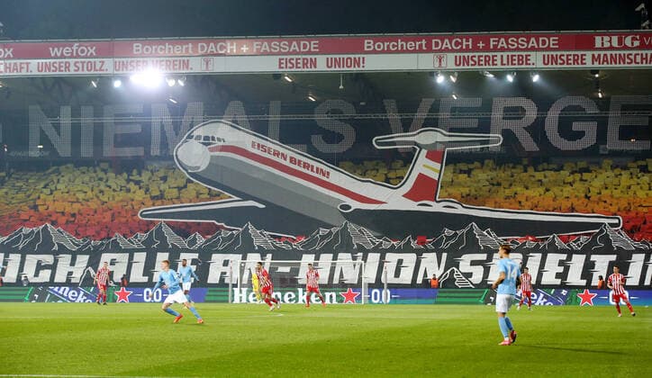 Bilder des Jahres, Sport 10 Oktober Sport Themen der Woche KW41 Choreografie: schnallt euch an Union spielt in Europa Fußball Fussball UEL UEFA Europa League Herren Saison 2022 2023 13.10.2022 1.FC Union Berlin FCU vs. Malmö FF DFL regulations prohibit any use of photographs as image sequences and or quasi-video. *** Choreography buckle up Union plays in Europe Sports Football Soccer UEL UEFA Europa League Men Season 2022 2023 13 10 2022 1 FC Union Berlin FCU vs Malmö FF DFL regulations prohibit any use of photographs as image sequences and or quasi video