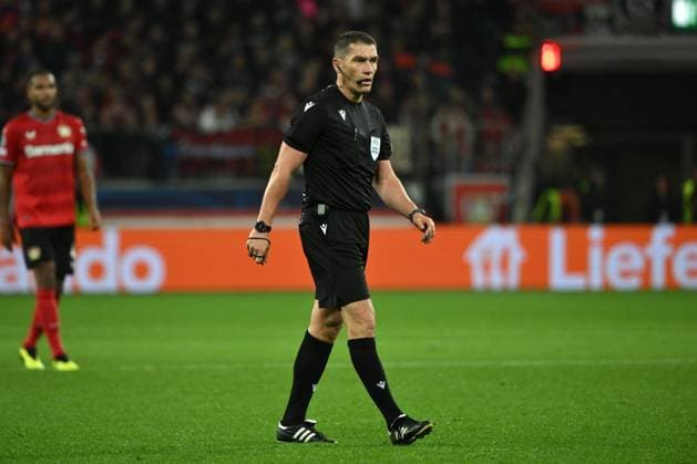 Schiedsrichter Istvan Kovacs 12.10.2022, Fussball Champions League, Saison 2022 2023, Vorrunde, 4. Spieltag, Bayer 04 Leverkusen - FC Porto 0:3 Leverkusen BayArena Nordrhein Westfalen Deutschland