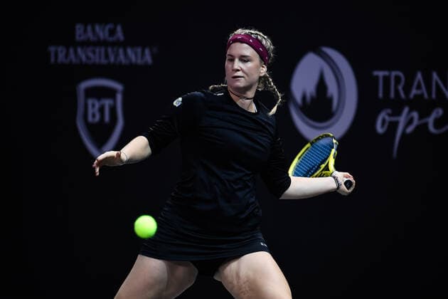 Transylvania Open: WTA, Tennis Damen 250 Tennis Damen Tournament in Cluj-Napoca, BT Arena, 8-16 October 2022 Ysaline Bonaventure in action during her match against Anhelina Kalinina , during WTA 250 Transylvania Open, held in BT Arena, Cluj Napoca 8-16 October 2022 Medias Sibiu Copyright: xANCAxTEPEIx