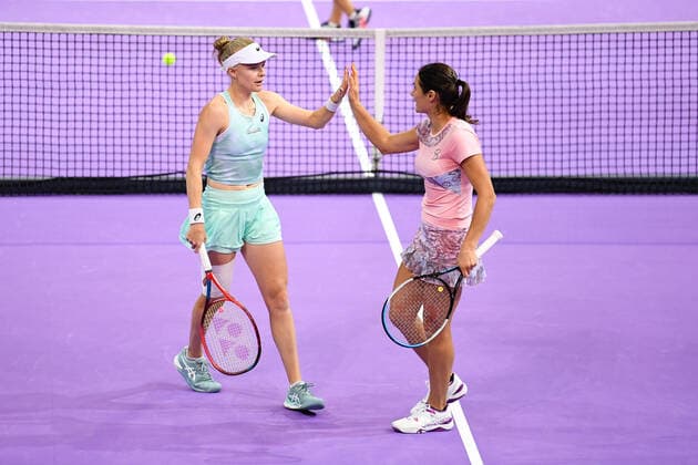 Transylvania Open: WTA, Tennis Damen 250 Tennis Damen Tournament in Cluj-Napoca, BT Arena, 8-16 October 2022 Doubles Day6: Monica Niculescu and Harriet Dart in action during WTA 250 Transylvania Open, held in BT Arena, Cluj Napoca 8-16 October 2022 Medias Sibiu Copyright: xANCAxTEPEIx