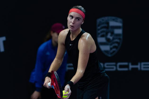 Transylvania Open: WTA, Tennis Damen 250 Tennis Damen Tournament in Cluj-Napoca, BT Arena, 8-16 October 2022 Anhelina Kalinina in action during her match against Ysaline Bonaventure , during WTA 250 Transylvania Open, held in BT Arena, Cluj Napoca 8-16 October 2022 Medias Sibiu Copyright: xANCAxTEPEIx