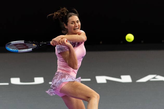 Transylvania Open: WTA, Tennis Damen 250 Tennis Damen Tournament in Cluj-Napoca, BT Arena, 8-16 October 2022 Doubles Day6: Monica Niculescu in action during WTA 250 Transylvania Open, held in BT Arena, Cluj Napoca 8-16 October 2022 Medias Sibiu Copyright: xANCAxTEPEIx