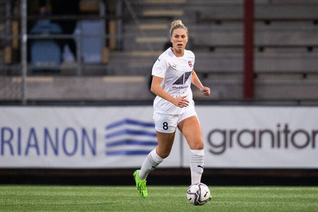 221014 FC Rosengards Rebecca Knaak under fotbollsmatchen i Damallsvenskan mellan FC Rosengard och Eskilstuna United den 14 oktober 2022 i Malmö. Copyright: AVDOxBILKANOVIC BB221014AB092