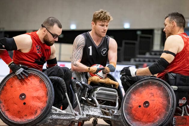 Canada vs. New Zealand, 2022 Wheelchair Rugby World Championship, WM, Weltmeisterschaft Vejle; 15.10.22 Anthony Letourneau (no. 21, Team Canada), Cameron Leslie (no. 01, Team New Zealand), Mike Whitehead (no. 08, Team Canada) Copyright: xBEAUTIFULxSPORTS MarioxM.xKobergx