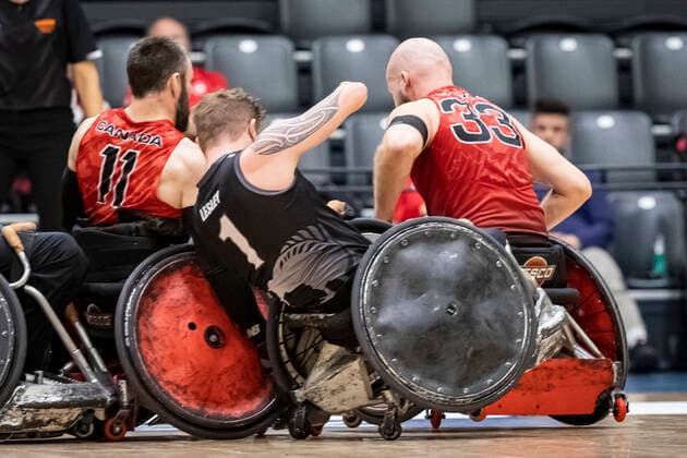 Canada vs. New Zealand, 2022 Wheelchair Rugby World Championship, WM, Weltmeisterschaft Vejle; 15.10.22 Fabien Lavoie (no. 11, Team Canada), Cameron Leslie (no. 01, Team New Zealand), Zak Madell (no. 33, Team Canada) Copyright: xBEAUTIFULxSPORTS MarioxM.xKobergx