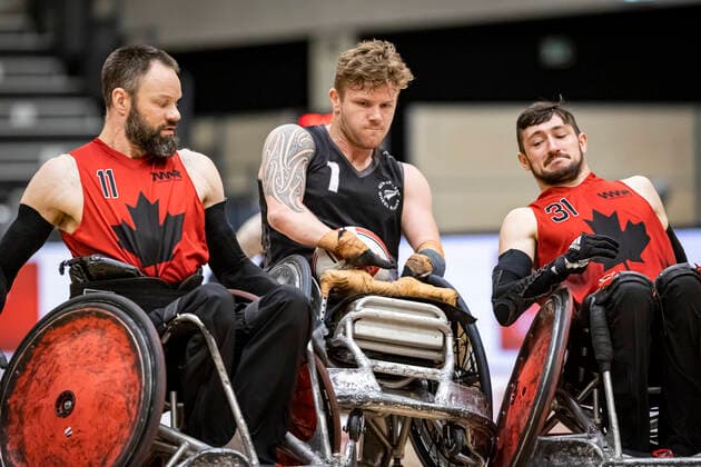 Canada vs. New Zealand, 2022 Wheelchair Rugby World Championship, WM, Weltmeisterschaft Vejle; 15.10.22 Fabien Lavoie (no. 11, Team Canada), Cameron Leslie (no. 01, Team New Zealand), Matt Debly (no. 31, Team Canada) Copyright: xBEAUTIFULxSPORTS MarioxM.xKobergx