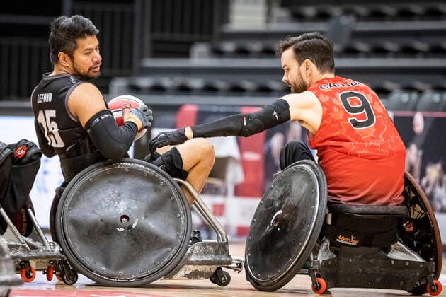 Canada vs. New Zealand, 2022 Wheelchair Rugby World Championship, WM, Weltmeisterschaft Vejle; 15.10.22 Tainafi Lefono (no. 15, Team New Zealand), Cody Caldwell (no. 09, Team Canada) Copyright: xBEAUTIFULxSPORTS MarioxM.xKobergx