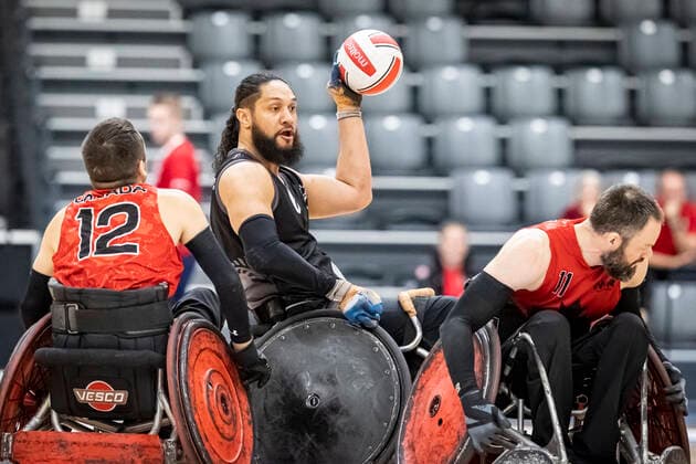 Canada vs. New Zealand, 2022 Wheelchair Rugby World Championship, WM, Weltmeisterschaft Vejle; 15.10.22 Patrice Dagenais (no. 12, Team Canada), Hayden Barton-Cootes (no. 06, Team New Zealand), Fabien Lavoie (no. 11, Team Canada) Copyright: xBEAUTIFULxSPORTS MarioxM.xKobergx