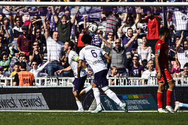 Fußball, FC Toulouse - SCO Angers But et joie Brecht Dejaegere (tfc) FOOTBALL : Toulouse vs Angers - 11eme Journee de L1 UBEREATS - Toulouse - 16 10 2022 ThierryBreton Panoramic 