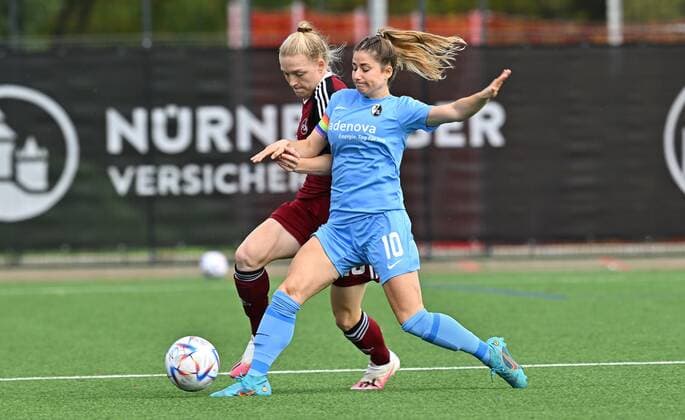 16.10.2022 - Fussball - Saison 2022 2023 - 2. Frauen - Fussball - 2. Bundesliga - 5. Spieltag - 1. FC Nürnberg FCN ( Club ) - SC Freiburg II - -Franziska Mai (18, 1. FC Nürnberg FCN ) Anne Rotzinger (10, SC Freiburg II )