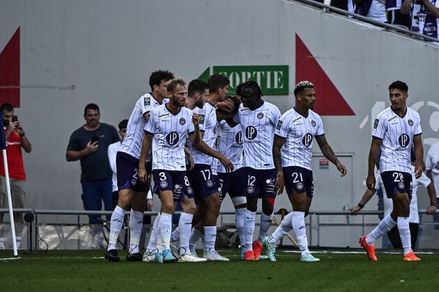 Fußball, FC Toulouse - SCO Angers But et joie Brecht Dejaegere (tfc) FOOTBALL : Toulouse vs Angers - 11eme Journee de L1 UBEREATS - Toulouse - 16 10 2022 ThierryBreton Panoramic 