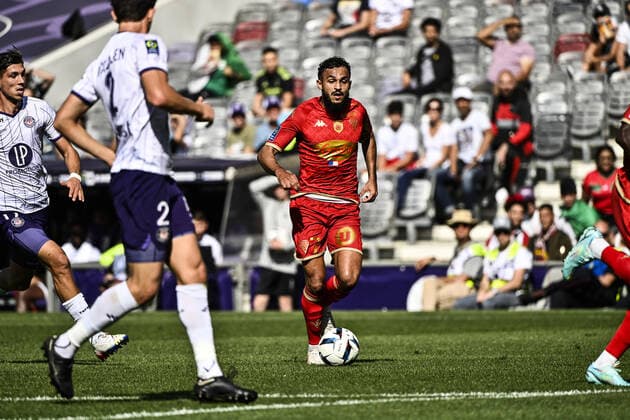 Fußball, FC Toulouse - SCO Angers Sofiane Boufal (sco) FOOTBALL : Toulouse vs Angers - 11eme Journee de L1 UBEREATS - Toulouse - 16 10 2022 ThierryBreton Panoramic 