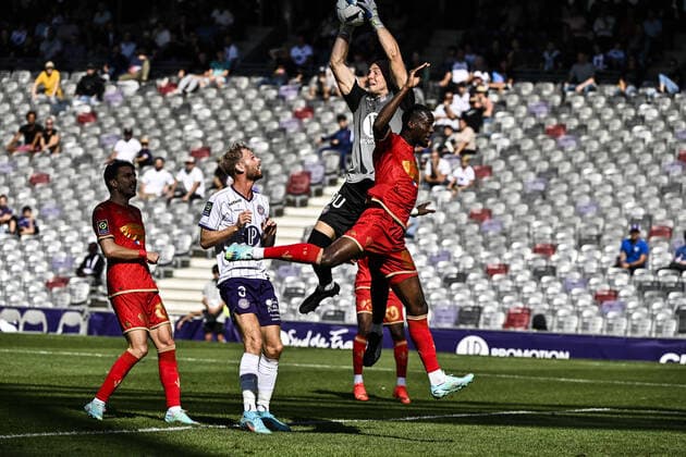 Maxime Dupe (tfc) FOOTBALL : Toulouse vs Angers - 11eme Journee de L1 UBEREATS - Toulouse - 16 10 2022 ThierryBreton Panoramic 