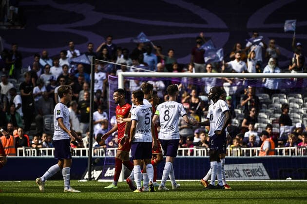 Joie fin de match TFC FOOTBALL : Toulouse vs Angers - 11eme Journee de L1 UBEREATS - Toulouse - 16 10 2022 ThierryBreton Panoramic 