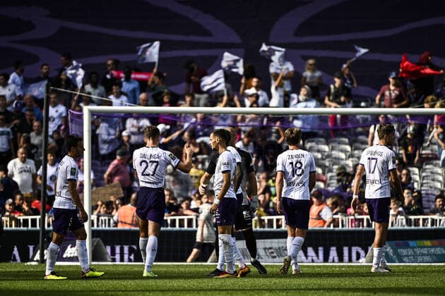 Joie fin de match TFC FOOTBALL : Toulouse vs Angers - 11eme Journee de L1 UBEREATS - Toulouse - 16 10 2022 ThierryBreton Panoramic 