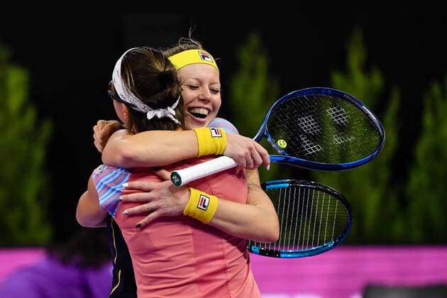 Bilder des Jahres, Sport 10 Oktober Sport Themen der Woche KW41 Sport Bilder des Tages Transylvania Open: WTA, Tennis Damen 250 Tennis Damen Tournament in Cluj-Napoca, BT Arena, 8-16 October 2022 Doubles Finals:Doubles Finals: Kirsten Flipkens and Laura Siegemund, in action during WTA 250 Transylvania Open, held in BT Arena, Cluj Napoca 8-16 October 2022 won the WTA 250 Transylvania Open, held in BT Arena, Cluj Napoca 8-16 October 2022 Cluj-Napoca Cluj Copyright: xANCAxTEPEIx