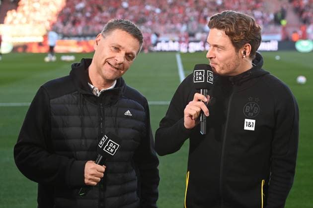 Fussball, Herren, Saison 2022 2023, 1. Bundesliga (10. Spieltag), 1. FC Union Berlin - Borussia Dortmund, v.l. Geschaeftsfuehrer Oliver Ruhnert (1. FC Union Berlin) und Trainer Edin Terzic (Borussia Dortmund) , 16.10. 2022, *** Football, men, season 2022 2023, 1 Bundesliga 10 matchday , 1 FC Union Berlin Borussia Dortmund, v l Geschaeftsfuehrer Sport Oliver Ruhnert 1 FC Union Berlin and coach Edin Terzic Borussia Dortmund , 16 10 2022, Copyright: xMatthiasxKochx
