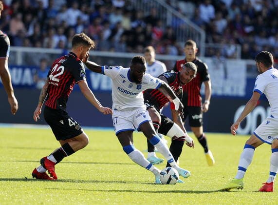 RECORD DATE NOT STATED (Auxerre) Lassine Sinayoko (Nice) Mattia Viti - Mario Lemina Football : Auxerre vs Nice - Ligue 1 - 16 10 2022 StephanieGrossetete Panoramic 
