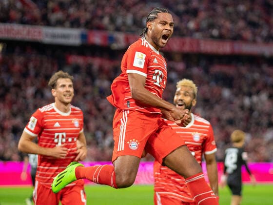 Bilder des Jahres, Sport 10 Oktober Sport Themen der Woche KW41 Sport Bilder des Tages Tor zum 1:0 durch Serge Gnabry (FC Bayern Muenchen, 07), mit Leon Goretzka (FC Bayern Muenchen, 08) und Eric Maxim Choupo-Mouting (FC Bayern Muenchen, 13) GER, FC Bayern Muenchen (FCB) vs. SC Freiburg (SCF), Fussball, Bundesliga, 10. Spieltag, Spielzeit 2022 2023, 16.10.2022, DFB DFL regulations prohibit any use of photographs as image sequences and or quasi-video., GER, FC Bayern Muenchen (FCB) vs. SC Freiburg (SCF), Fussball, Bundesliga, 10. Spieltag, Spielzeit 2022 2023, 16.10.2022 Muenchen *** Goal to 1 0 by Serge Gnabry FC Bayern Muenchen, 07 , with Leon Goretzka FC Bayern Muenchen, 08 and Eric Maxim Choupo Mouting FC Bayern Muenchen, 13 GER, FC Bayern Muenchen FCB vs SC Freiburg SCF , Football, Bundesliga, Matchday 10, Spielzeit 2022 2023, 16 10 2022, DFB DFL regulations prohibit any use of photographs as image sequences and or quasi video , GER, FC Bayern Muenchen FCB vs SC Freiburg SCF , Fussball, Bundesliga, 10 Spieltag, Spielzeit 2022 2023, 16 10 2022 Muenchen Copyright: xEibner-Pressefoto SaschaxWaltherx EP_EER