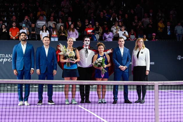 Transylvania Open 2022: Day 9 - Finals Horia Tecau, Mirel Alexa, Anna Blinkova, Jasmine Paolini, Patrick Ciorcila, Martina Lutkova at the end of WTA, Tennis Damen 250 Transylvania Open, held in BT Arena, Cluj Napoca 8-16 October 2022 Cluj-Napoca Romania  Copyright: xFlaviuxBuboix originalFilename:buboi-notitle221016_npQ1l.jpg