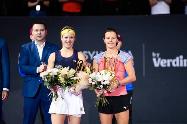 Transylvania Open 2022: Day 9 - Finals Laura Siegemund and Kirsten Flipkens receiving the trofee, after winning the Transylvania Open tournament, BT Arena, Cluj-Napoca, 16 October 2022 Cluj-Napoca Romania  Copyright: xFlaviuxBuboix originalFilename:buboi-notitle221016_npOFk.jpg
