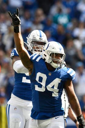 Sport Themen der Woche KW41 Sport Bilder des Tages INDIANAPOLIS, IN - OCTOBER 16: Indianapolis Colts Defensive End Tyquan Lewis (94) reacts after a play during the game between the Jacksonville Jaguars and the Indianapolis Colts on October 16, 2022, at Lucas Oil Stadium in Indianapolis, Indiana. (Photo by Michael Allio Icon Sportswire) NFL, American Football Herren, USA OCT 16 Jaguars at Colts Icon116221016011