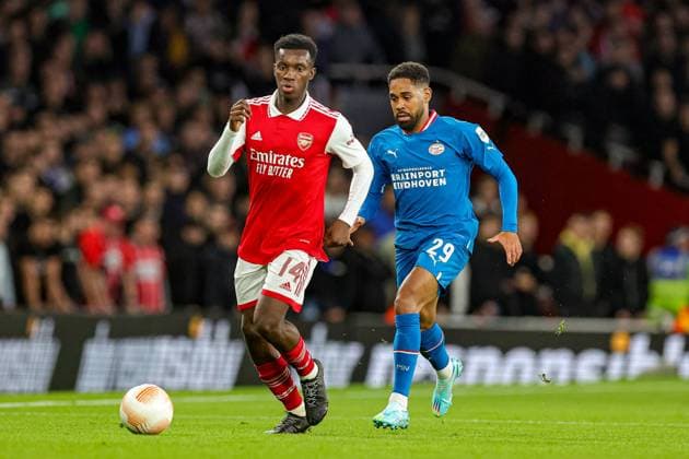 Arsenal v PSV Eindhoven Europa League 20 10 2022. Group A Phillipp Mwene (29) of PSV Eindhoven battles with Eddie Nketiah (14) of Arsenal during the Europa League match between Arsenal and PSV Eindhoven at the Emirates Stadium, London, England on 20 October 2022. Editorial use only , Copyright: xNigelxKeenex PSI-16182-0029