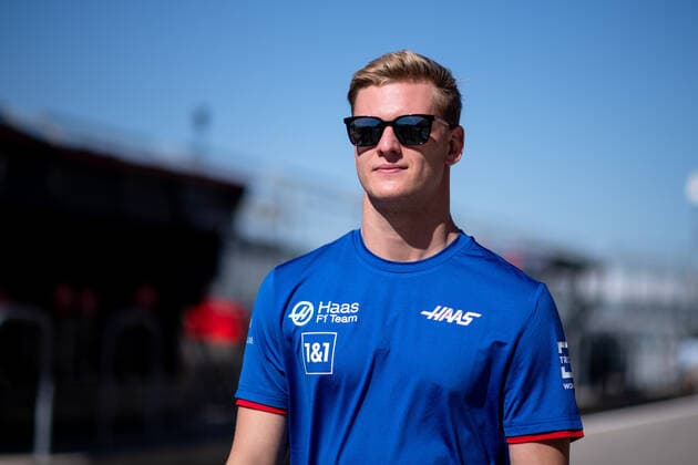 Mick Schumacher (GER, Haas F1 Team 47) beim Trackwalk, USA, Formel 1 Grand Prix der USA, Circuit of the Americas Austin, Mediaday, 20.10.2022 USA, Formel 1 Grand Prix der USA, Circuit of the Americas Austin, Mediaday, 20.10.2022 Austin Copyright: xEibner Memmlerx EP_MMR